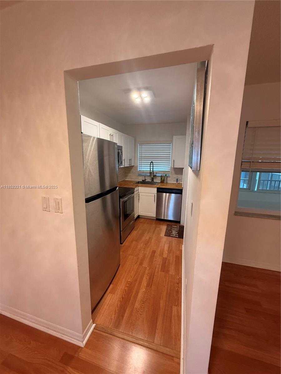 Small Image of 1943 MONROE ST #309A, Hollywood Number 5