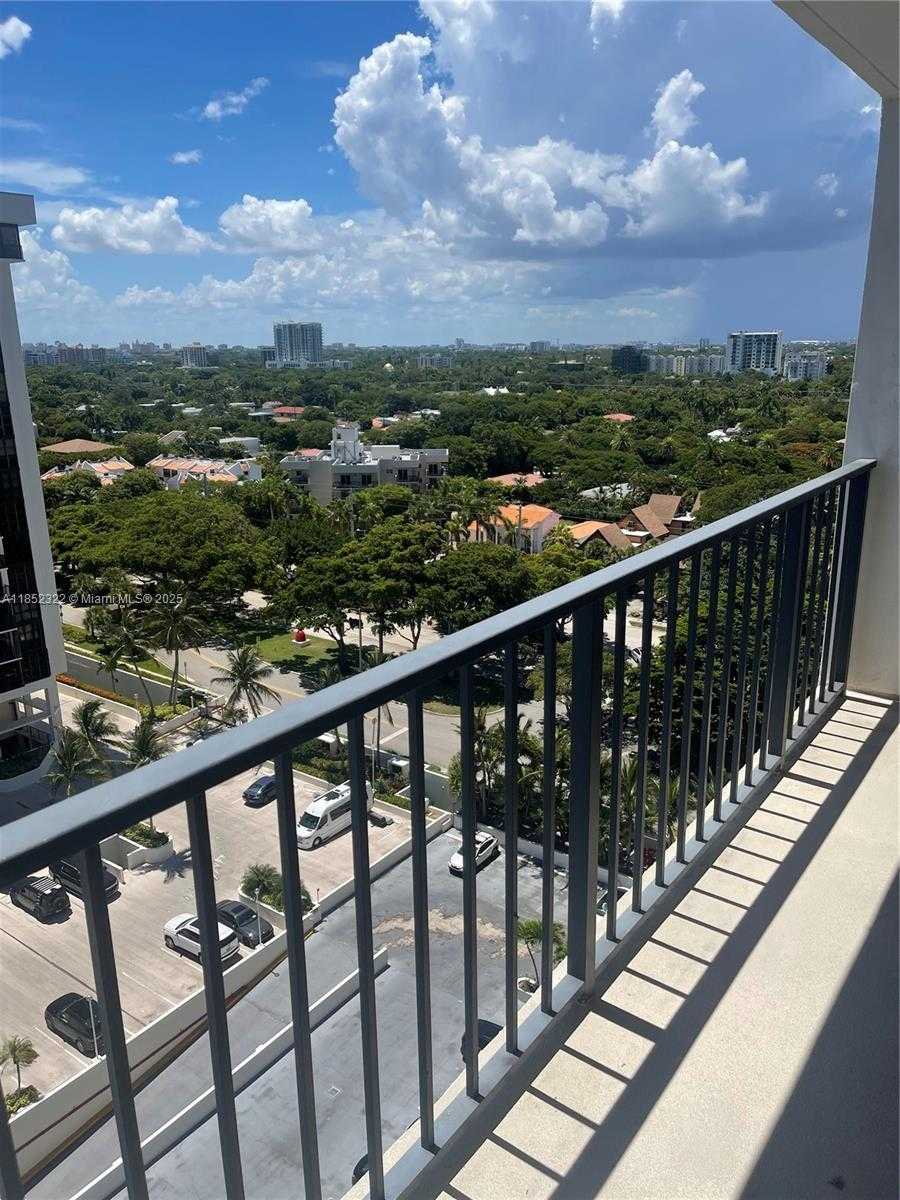 Small Image of 1901 BRICKELL AVE #B1504, Miami Number 3