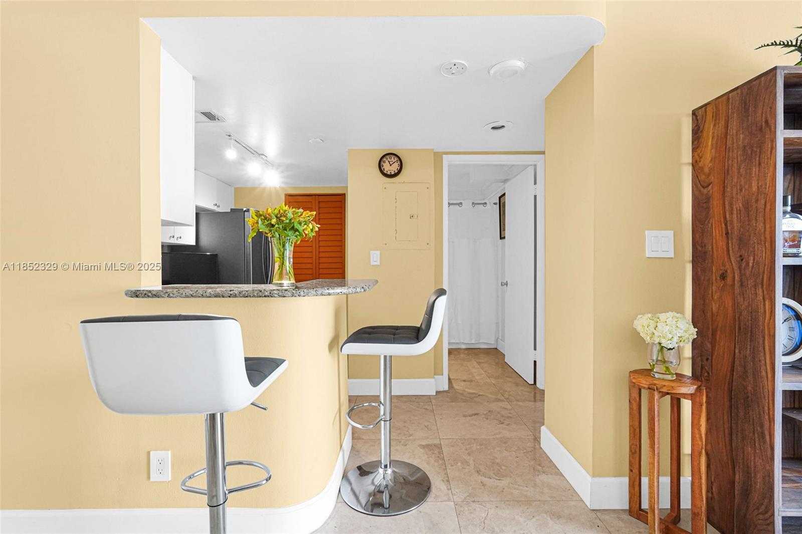 Small Image of 770 CLAUGHTON ISLAND DRIVE #611, Miami Number 12