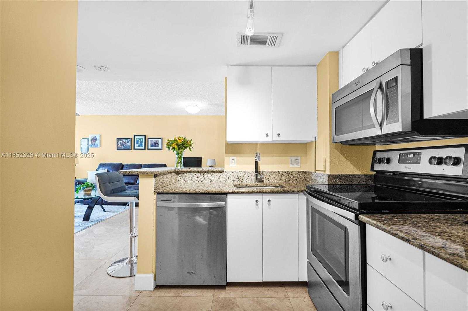 Small Image of 770 CLAUGHTON ISLAND DRIVE #611, Miami Number 13