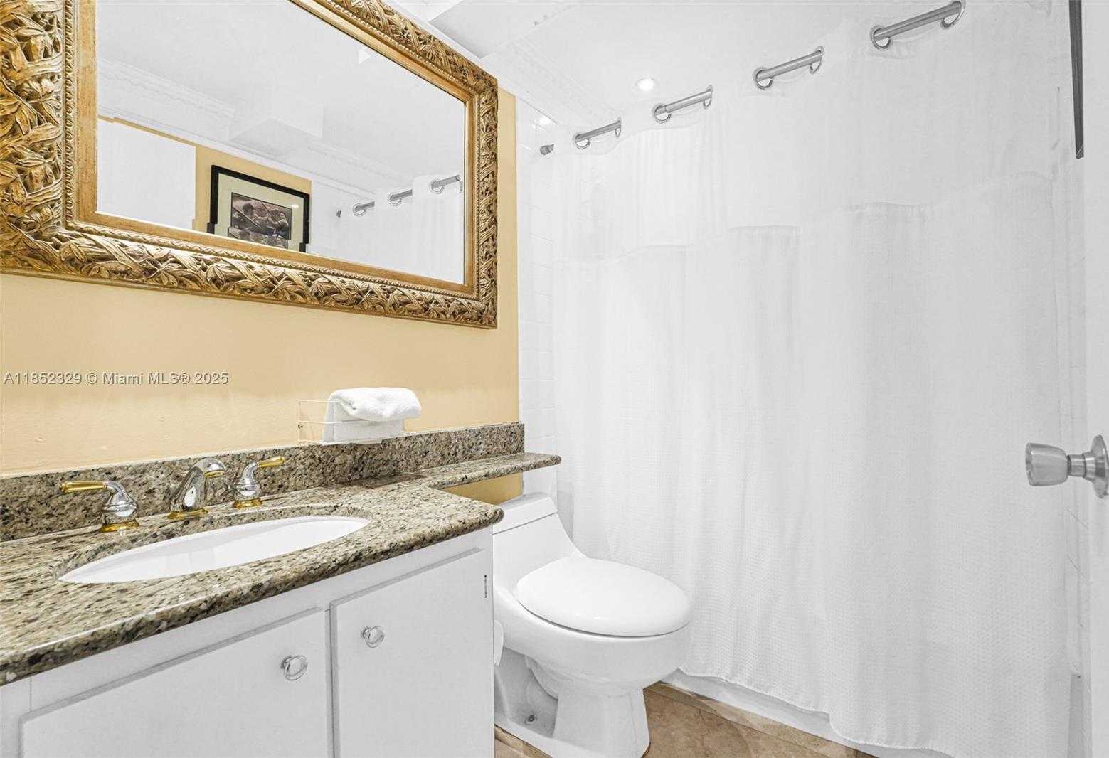 Small Image of 770 CLAUGHTON ISLAND DRIVE #611, Miami Number 17