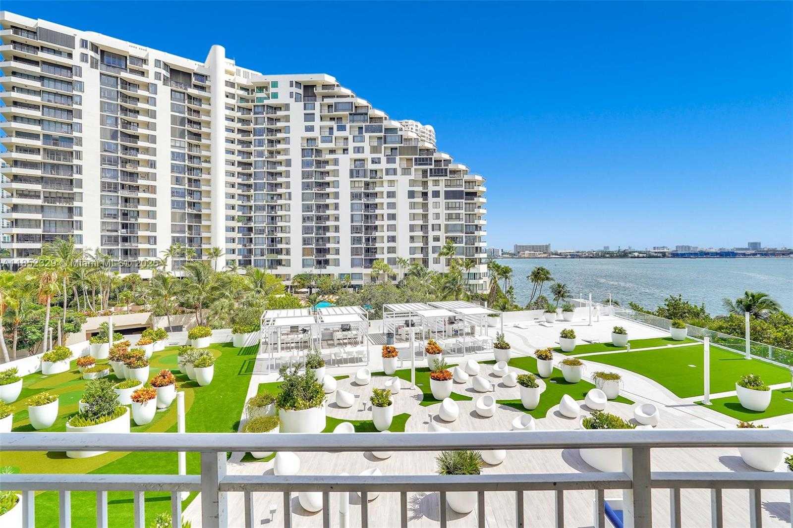 Small Image of 770 CLAUGHTON ISLAND DRIVE #611, Miami Number 23