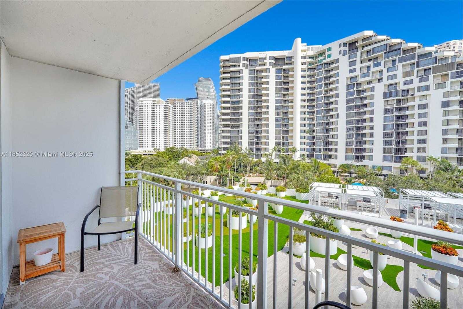 Small Image of 770 CLAUGHTON ISLAND DRIVE #611, Miami Number 24