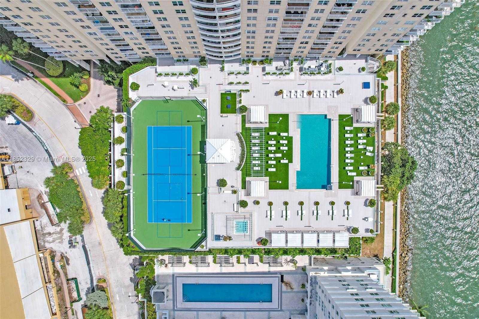 Small Image of 770 CLAUGHTON ISLAND DRIVE #611, Miami Number 25