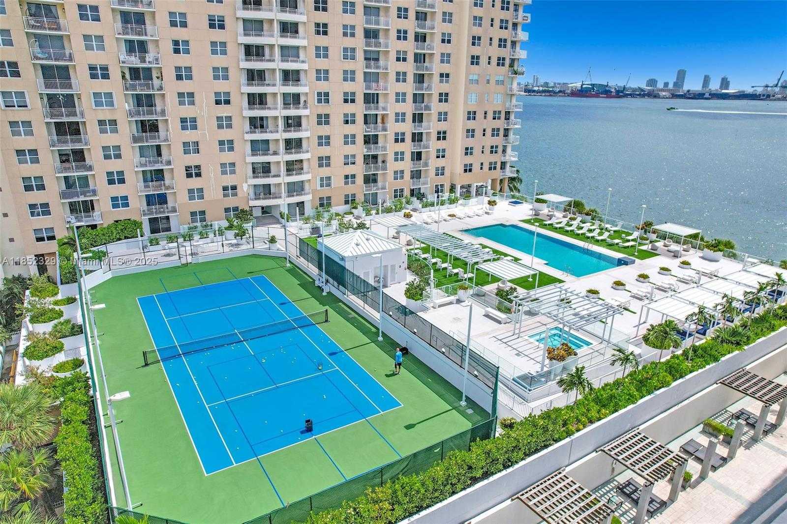 Small Image of 770 CLAUGHTON ISLAND DRIVE #611, Miami Number 26