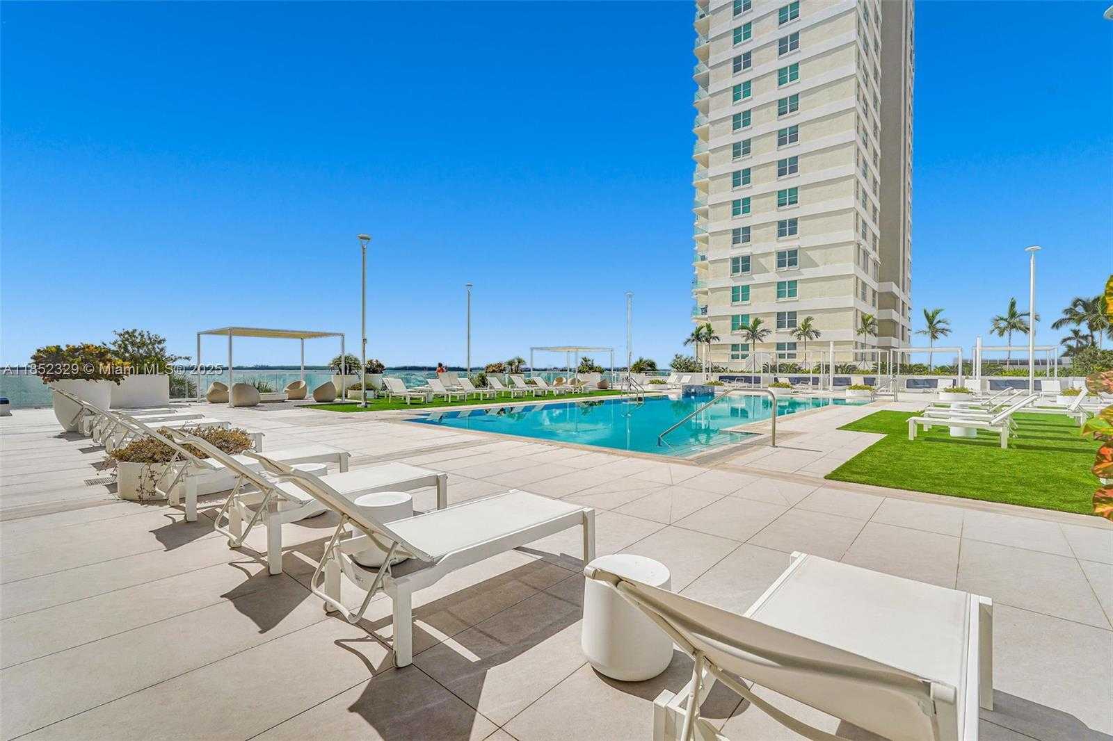 Small Image of 770 CLAUGHTON ISLAND DRIVE #611, Miami Number 27