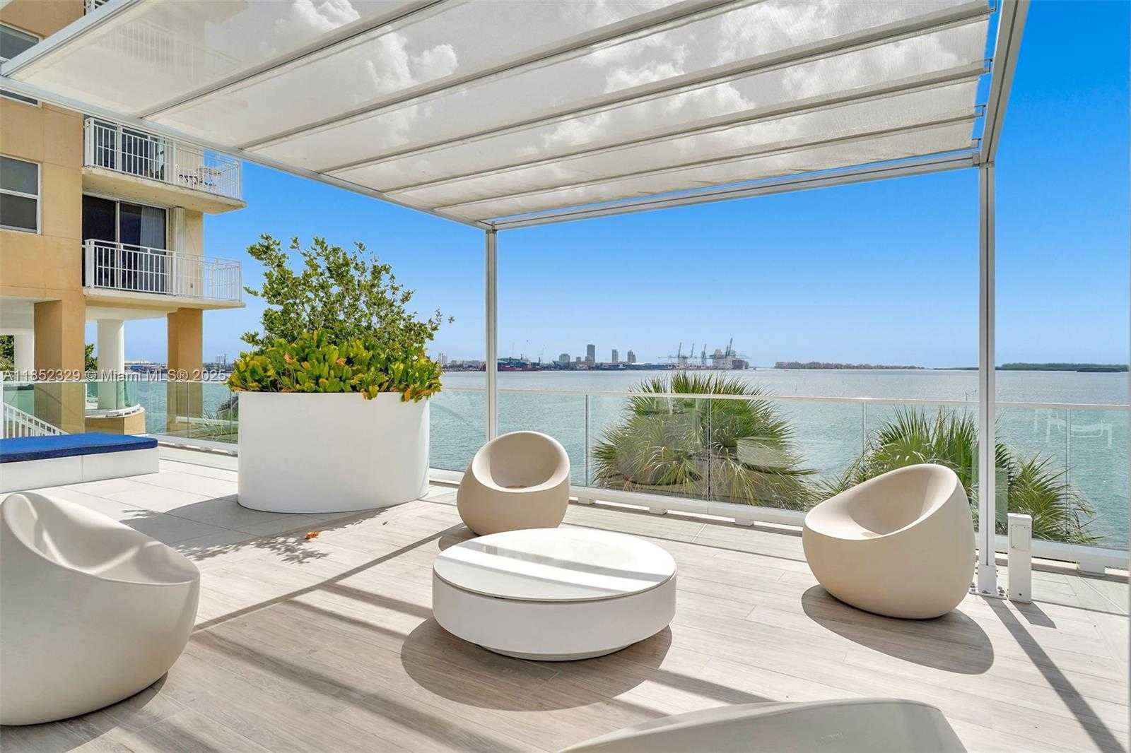 Small Image of 770 CLAUGHTON ISLAND DRIVE #611, Miami Number 31