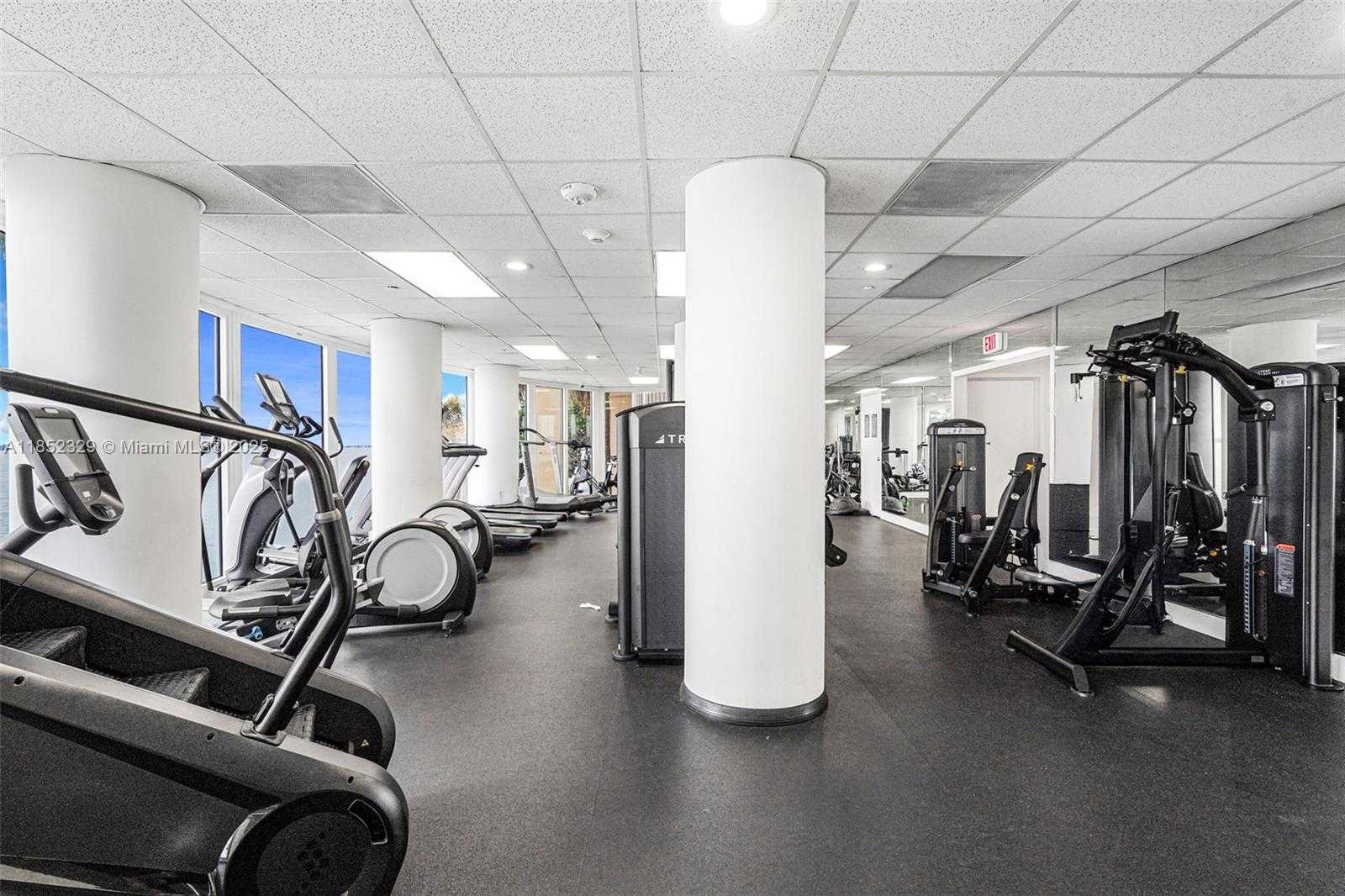 Small Image of 770 CLAUGHTON ISLAND DRIVE #611, Miami Number 41