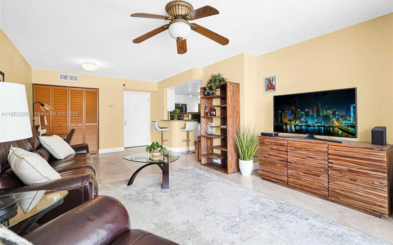 Small Image of 770 CLAUGHTON ISLAND DRIVE #611, Miami Number 8
