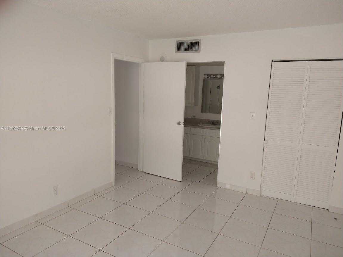 Small Image of 17021 NORTH BAY RD #126, Sunny Isles Beach Number 15