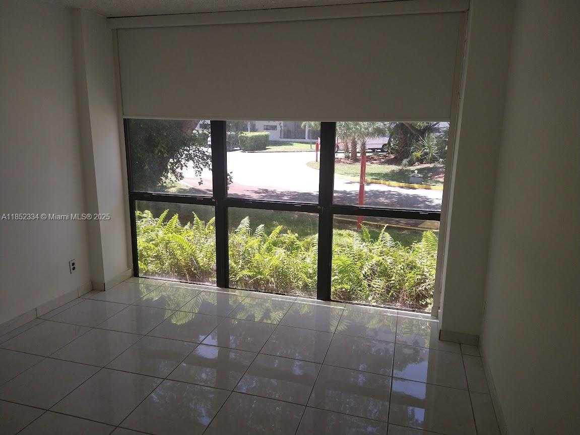 Small Image of 17021 NORTH BAY RD #126, Sunny Isles Beach Number 16