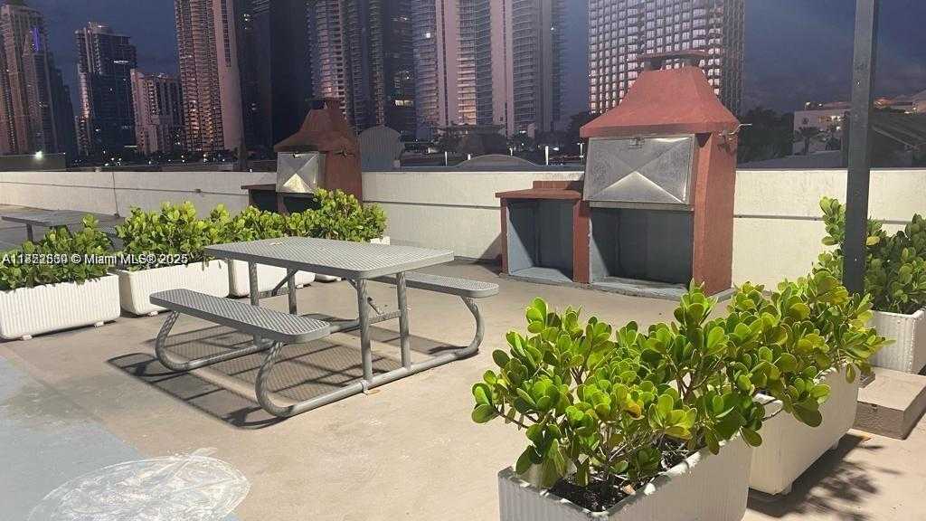 Small Image of 17021 NORTH BAY RD #126, Sunny Isles Beach Number 24