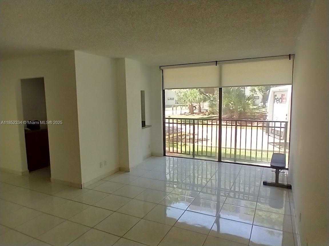 Small Image of 17021 NORTH BAY RD #126, Sunny Isles Beach Number 4