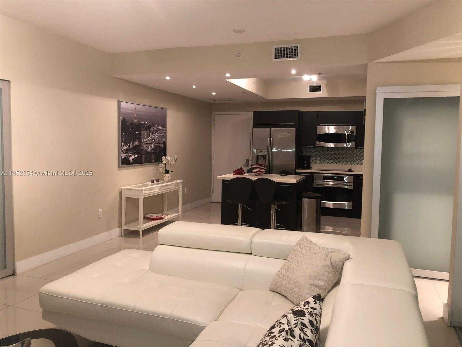 Small Image of 90 SOUTH WEST 3RD ST #3802, Miami Number 2