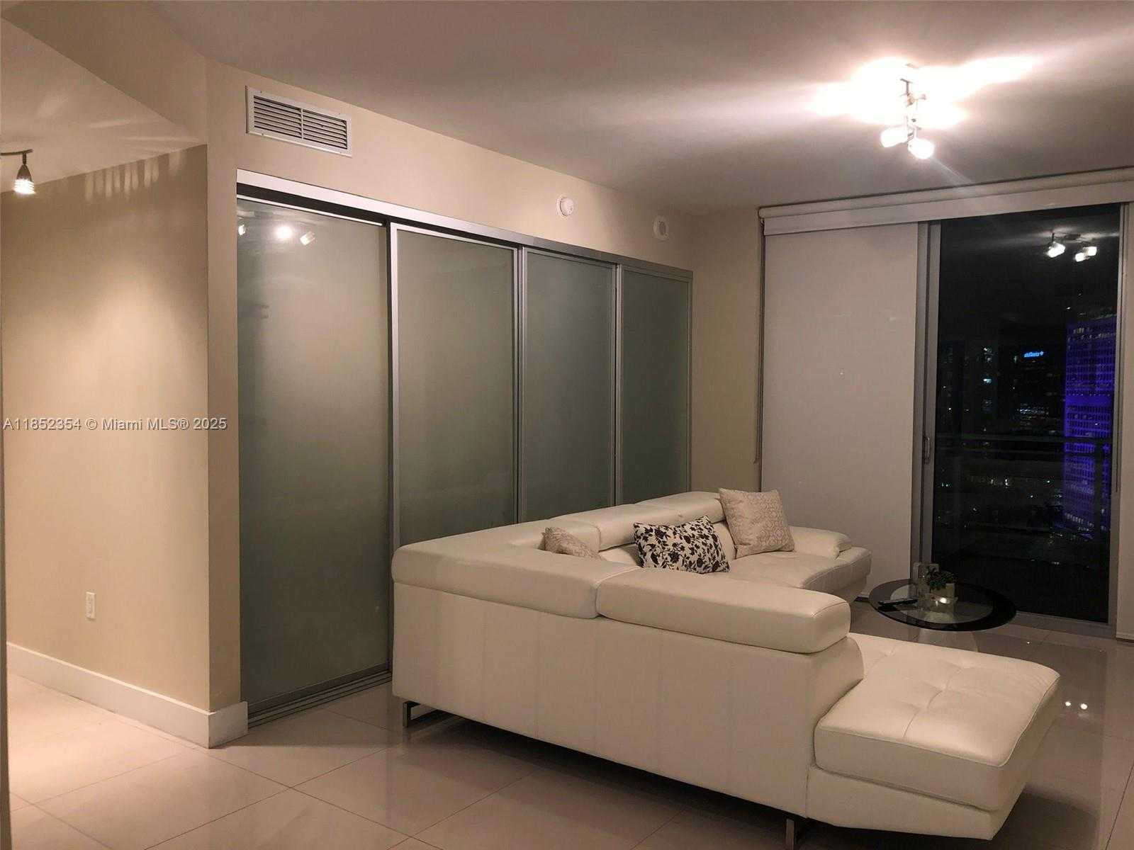 Small Image of 90 SOUTH WEST 3RD ST #3802, Miami Number 7