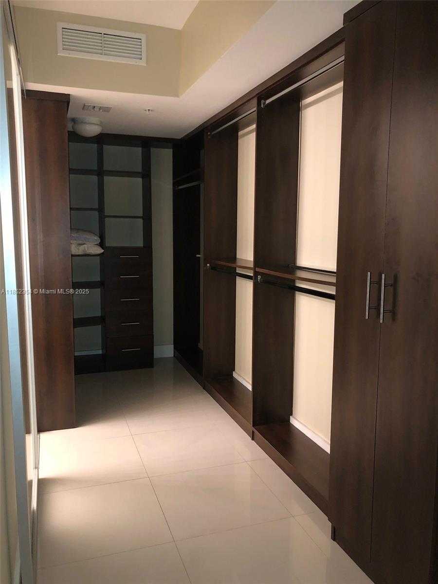 Small Image of 90 SOUTH WEST 3RD ST #3802, Miami Number 9