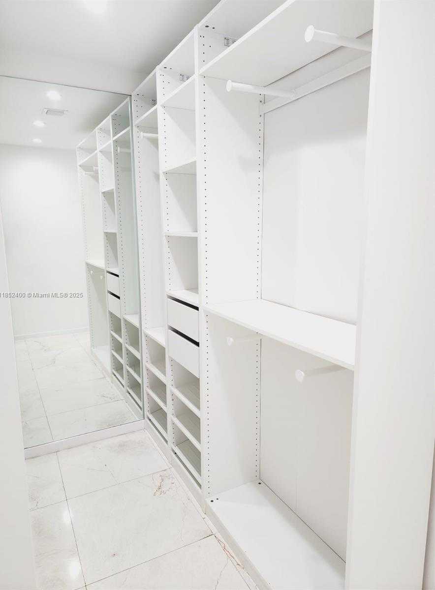 Small Image of 7425 SOUTH WEST 128TH ST, Pinecrest Number 16