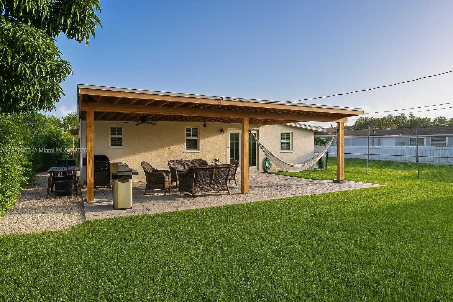 Small Image of 10241 DOMINICAN DR, Cutler Bay Number 11