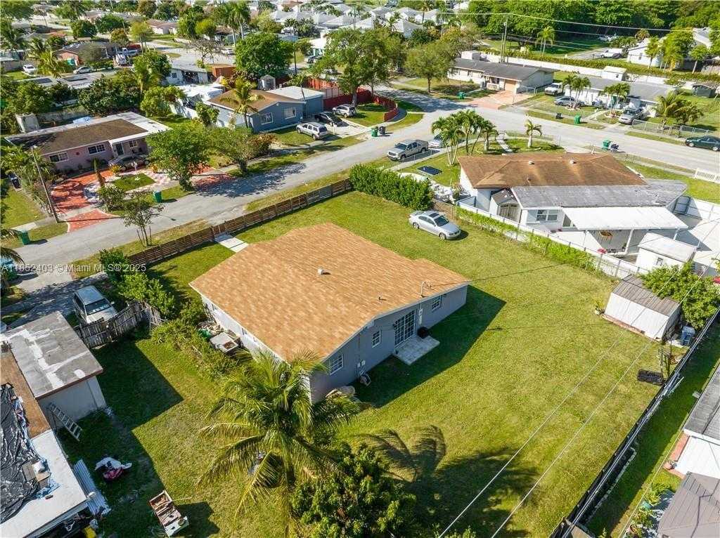 Small Image of 10241 DOMINICAN DR, Cutler Bay Number 12