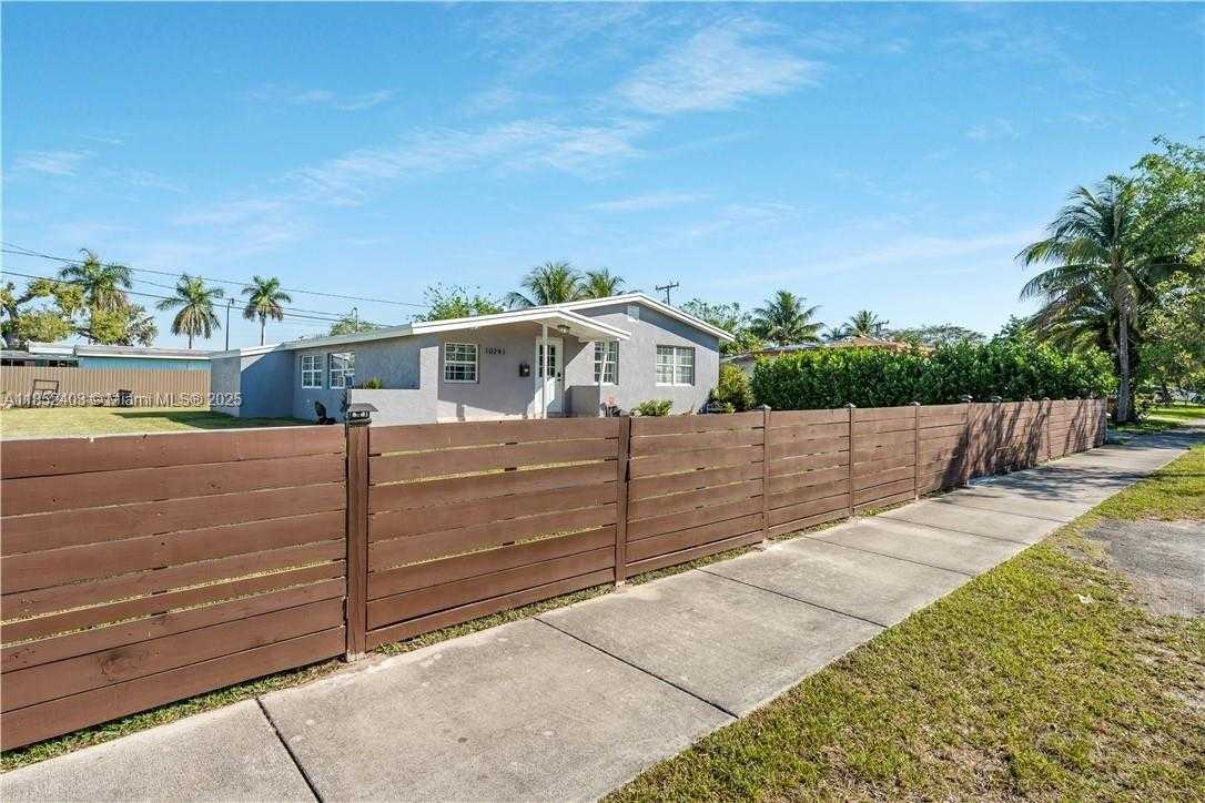 Small Image of 10241 DOMINICAN DR, Cutler Bay Number 3