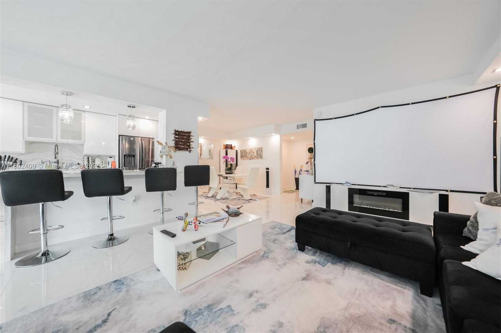 Small Image of 18071 BISCAYNE BLVD #901, Aventura Number 2