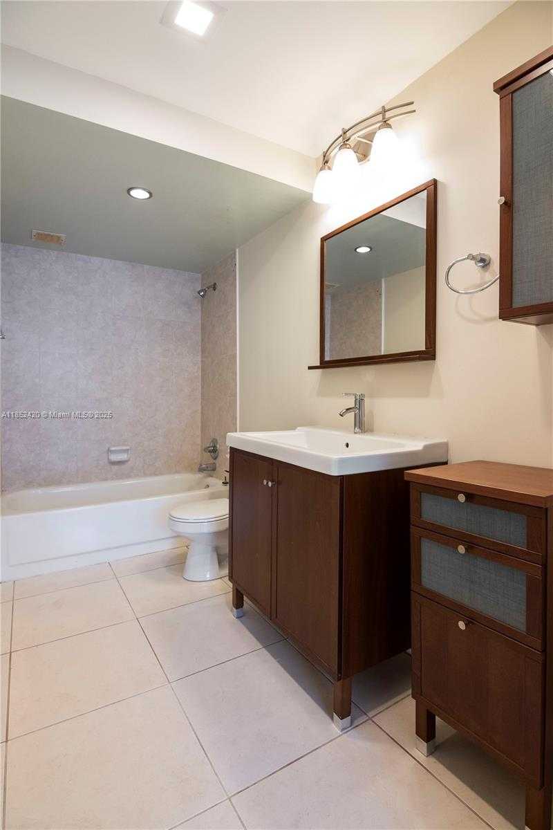Small Image of 16710 NORTH EAST 9TH AVE #605, North Miami Beach Number 10