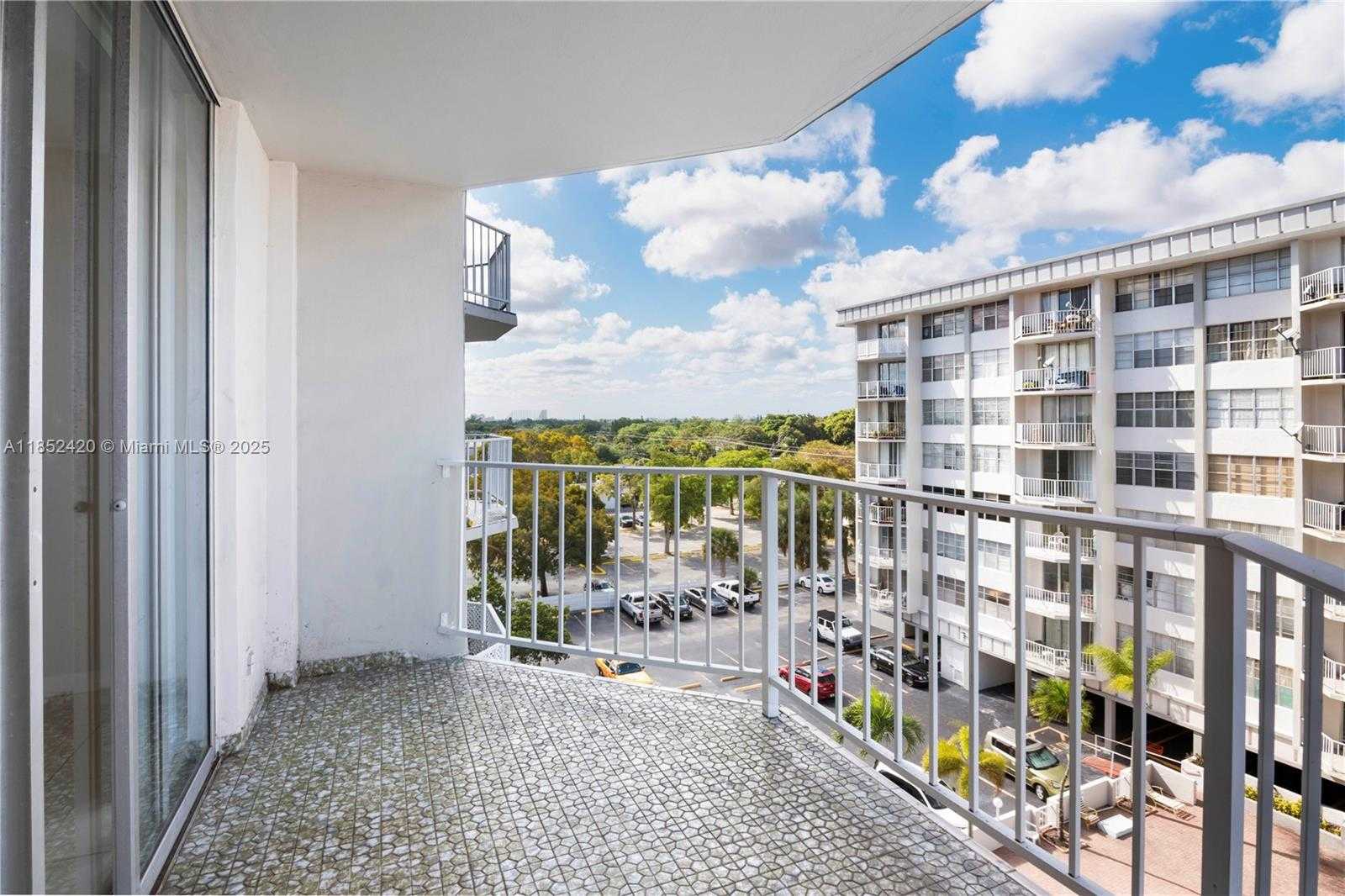 Small Image of 16710 NORTH EAST 9TH AVE #605, North Miami Beach Number 12