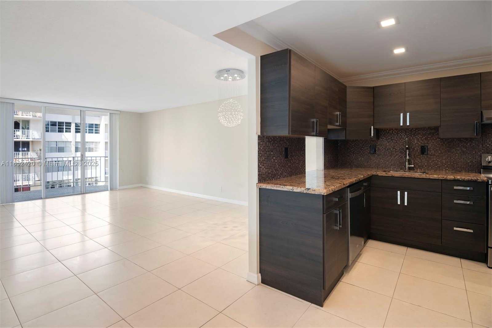 Small Image of 16710 NORTH EAST 9TH AVE #605, North Miami Beach Number 2