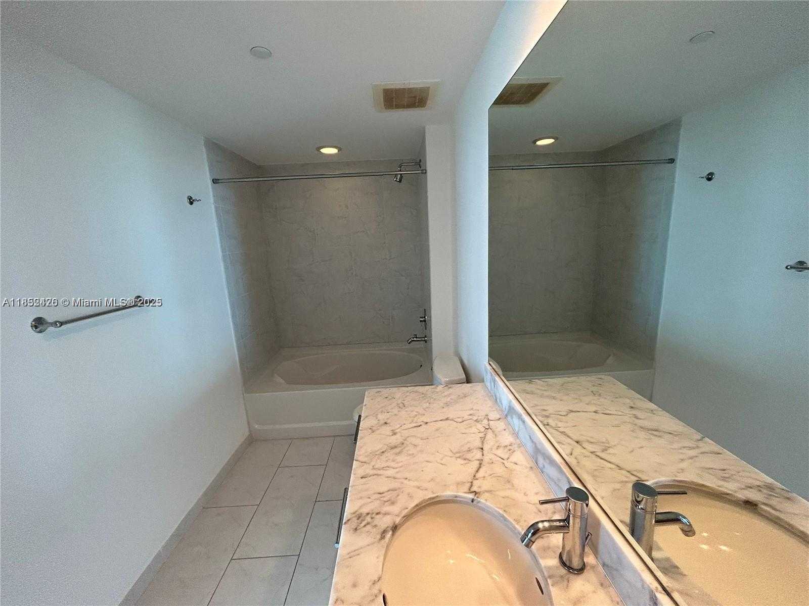 Small Image of 951 BRICKELL AVE #3406, Miami Number 18