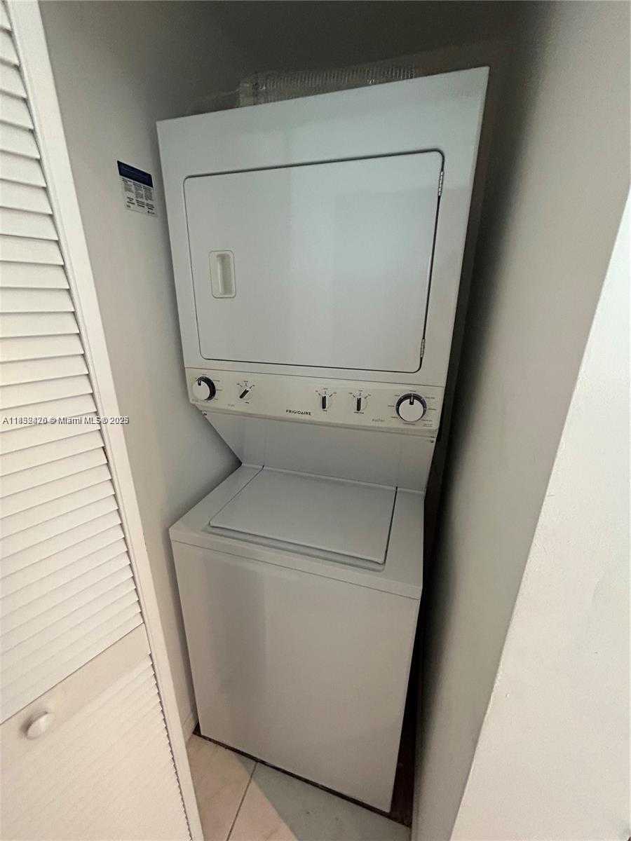 Small Image of 951 BRICKELL AVE #3406, Miami Number 44