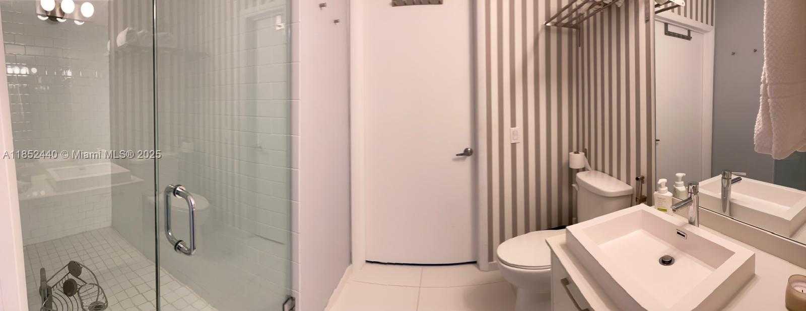 Small Image of 151 SOUTH EAST 1ST ST #2401, Miami Number 4