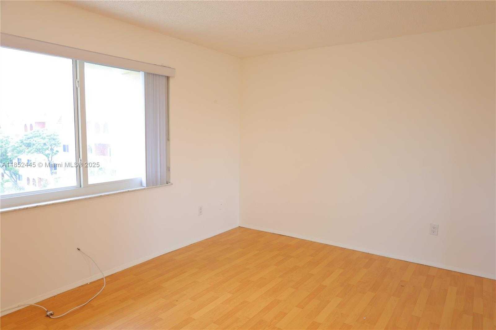 Small Image of 7815 CAMINO REAL #I-414, Miami Number 12