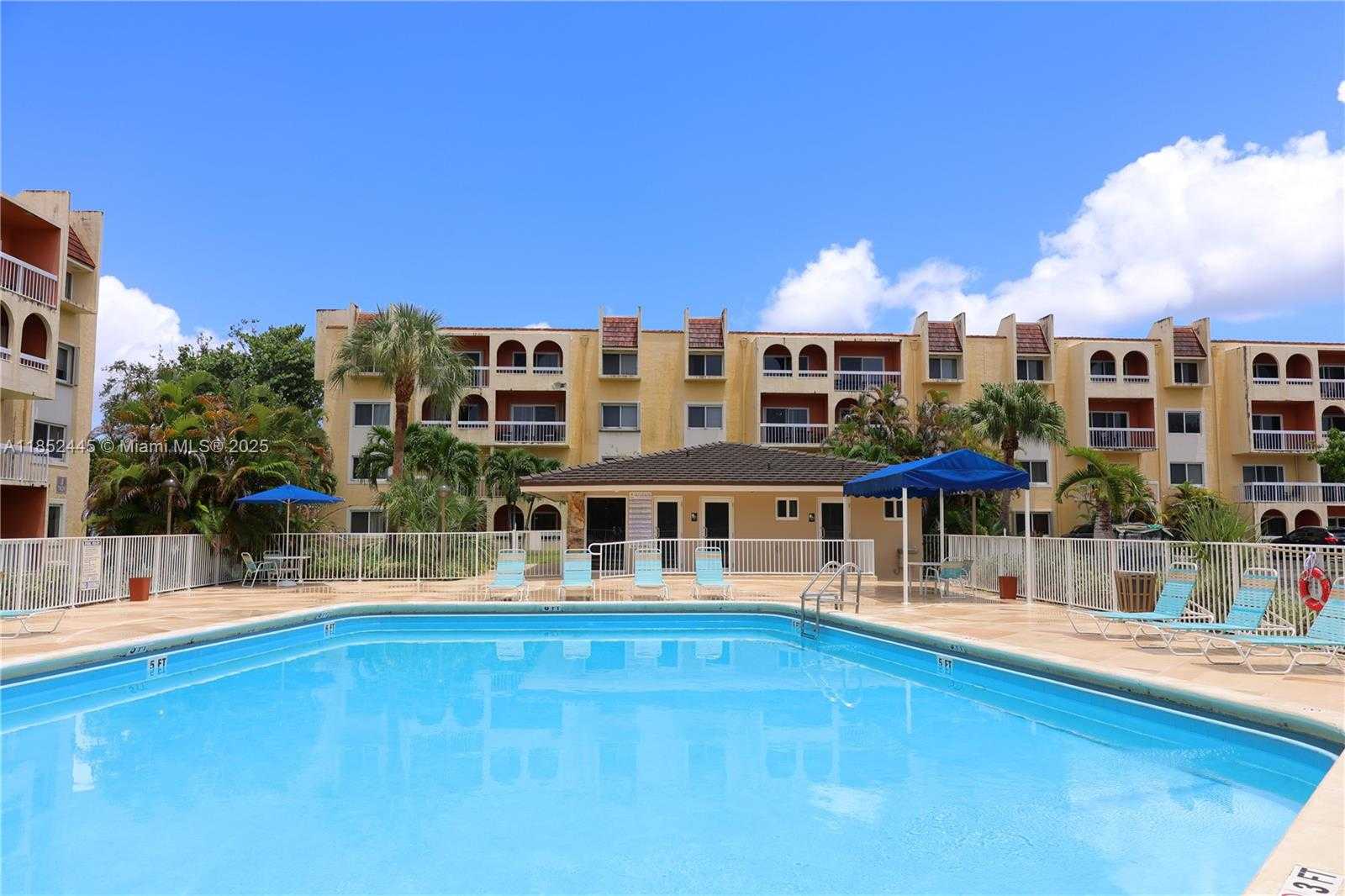 Small Image of 7815 CAMINO REAL #I-414, Miami Number 16