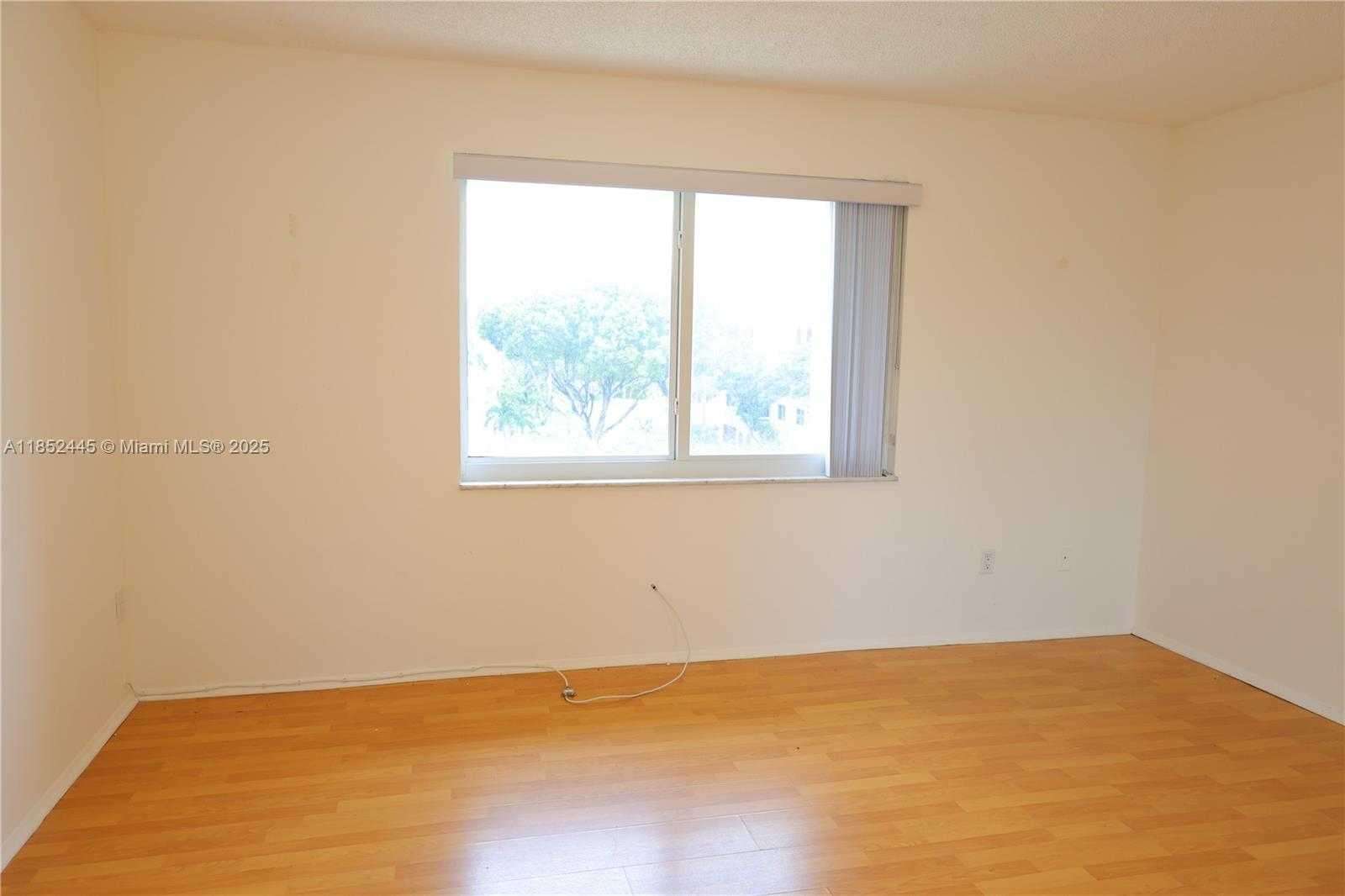 Small Image of 7815 CAMINO REAL #I-414, Miami Number 9