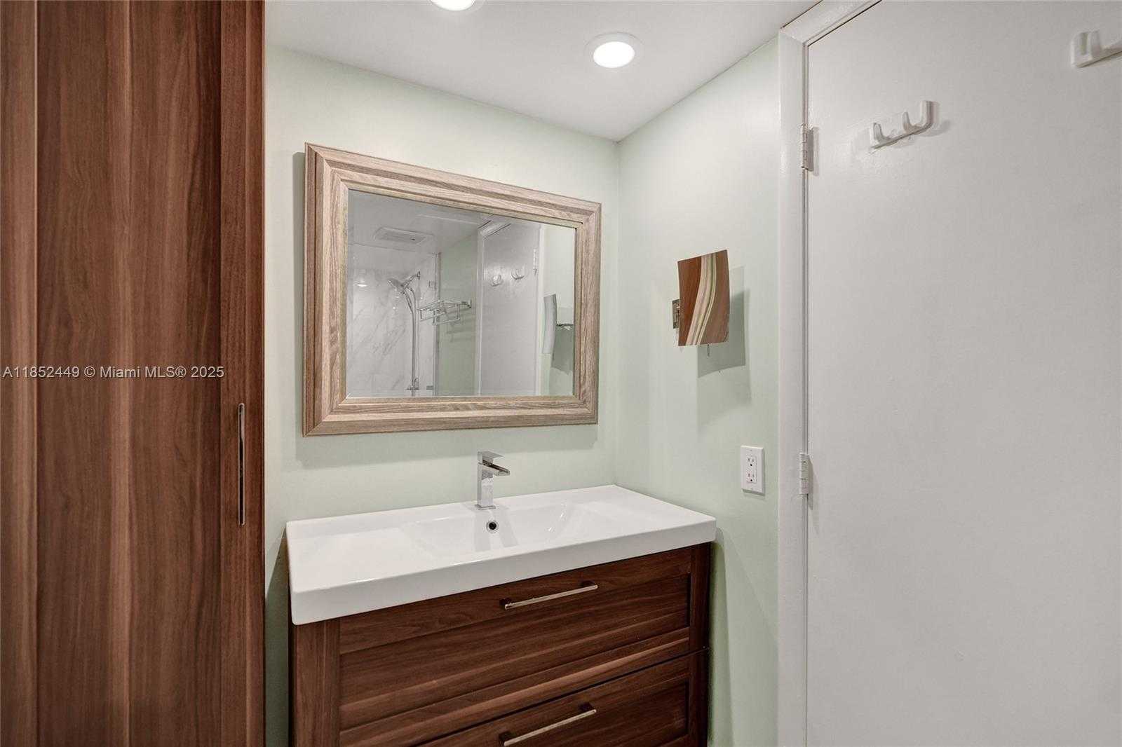 Small Image of 1201 SOUTH OCEAN DR #320N, Hollywood Number 23
