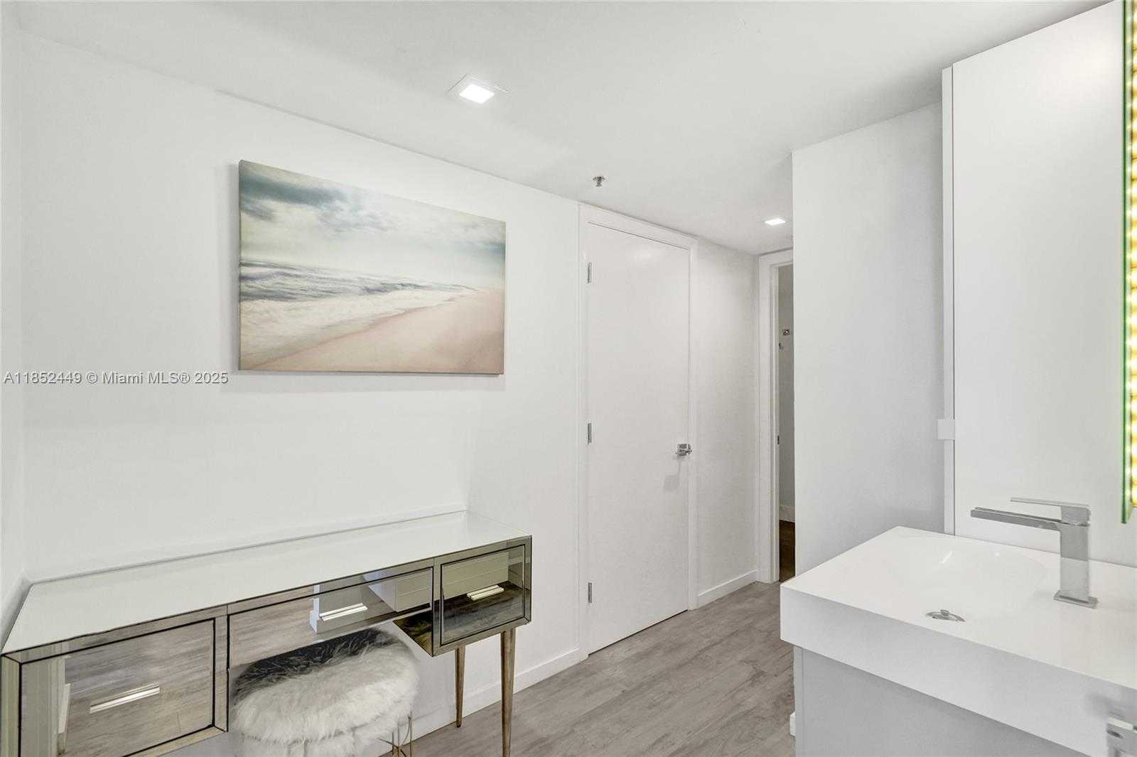 Small Image of 1201 SOUTH OCEAN DR #320N, Hollywood Number 26