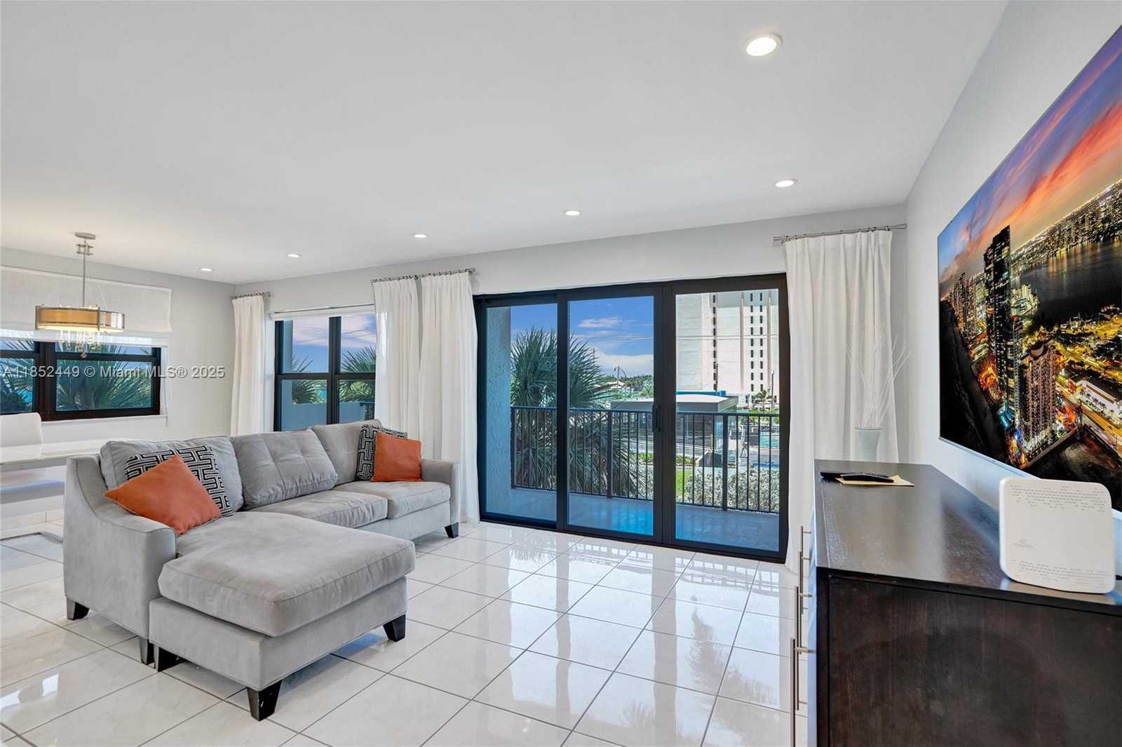Small Image of 1201 SOUTH OCEAN DR #320N, Hollywood Number 4