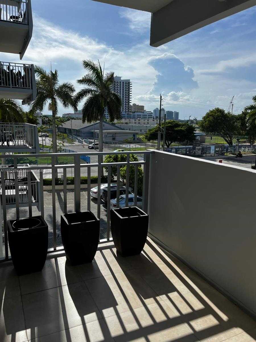 Small Image of 7545 EAST TREASURE DR #3C, North Bay Village Number 3