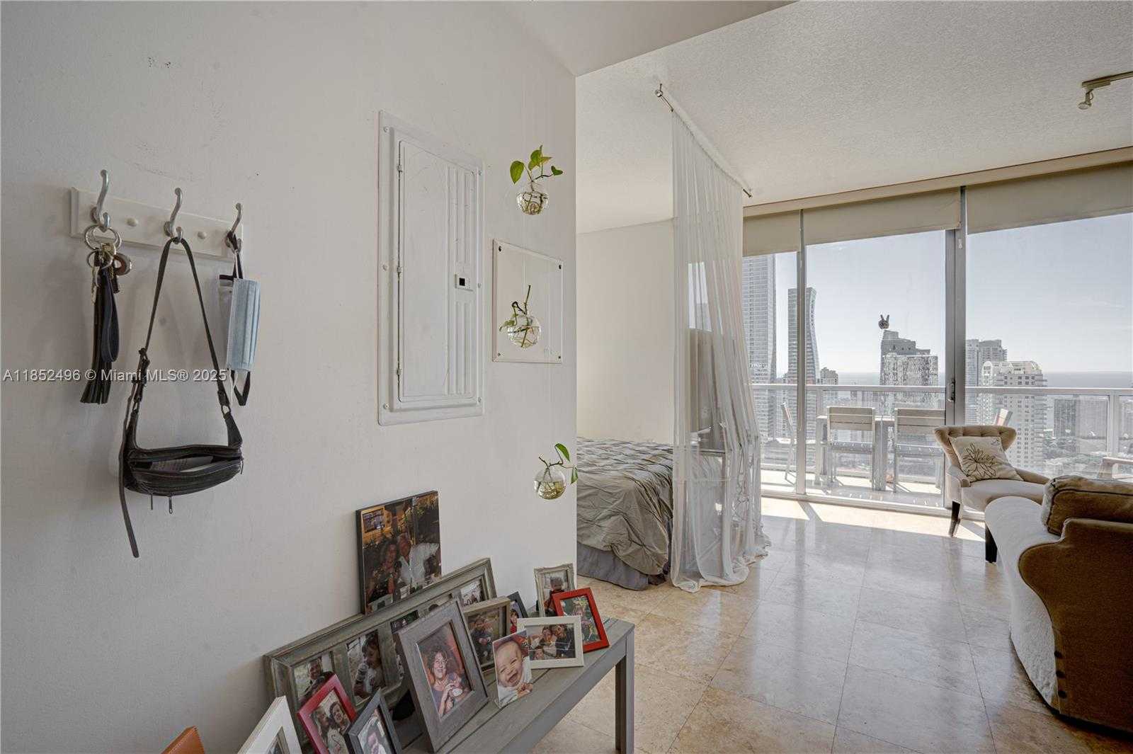 Small Image of 1060 BRICKELL AVE #3809, Miami Number 10