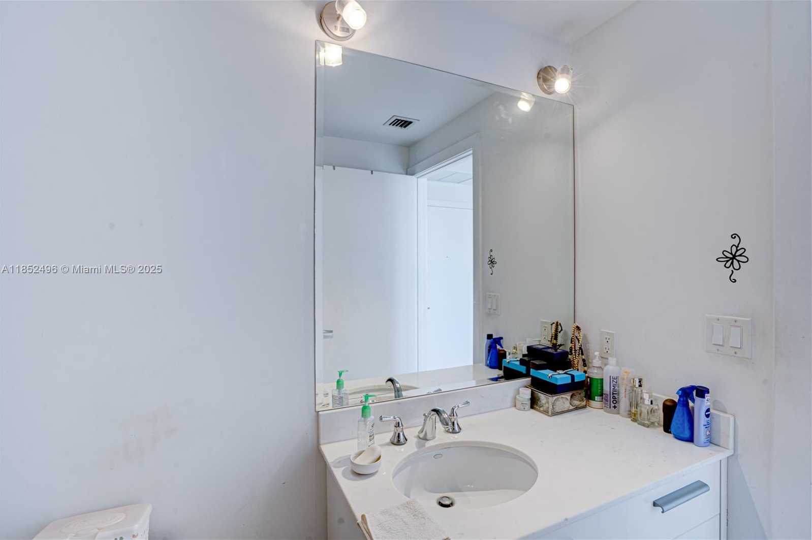 Small Image of 1060 BRICKELL AVE #3809, Miami Number 15