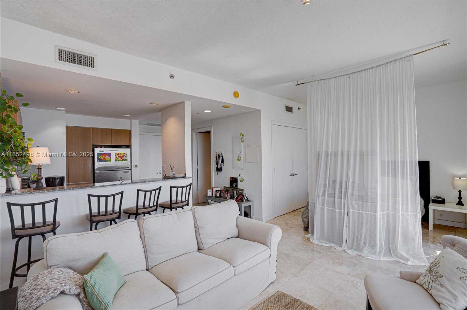Small Image of 1060 BRICKELL AVE #3809, Miami Number 2