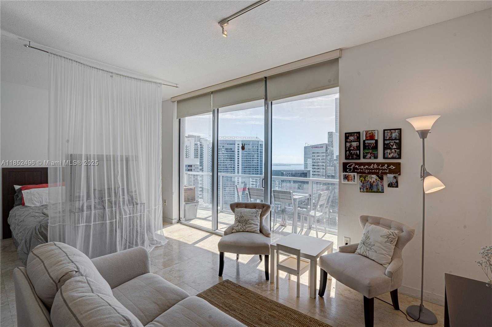 Small Image of 1060 BRICKELL AVE #3809, Miami Number 4