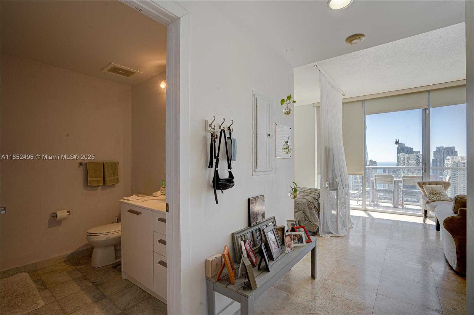 Small Image of 1060 BRICKELL AVE #3809, Miami Number 5