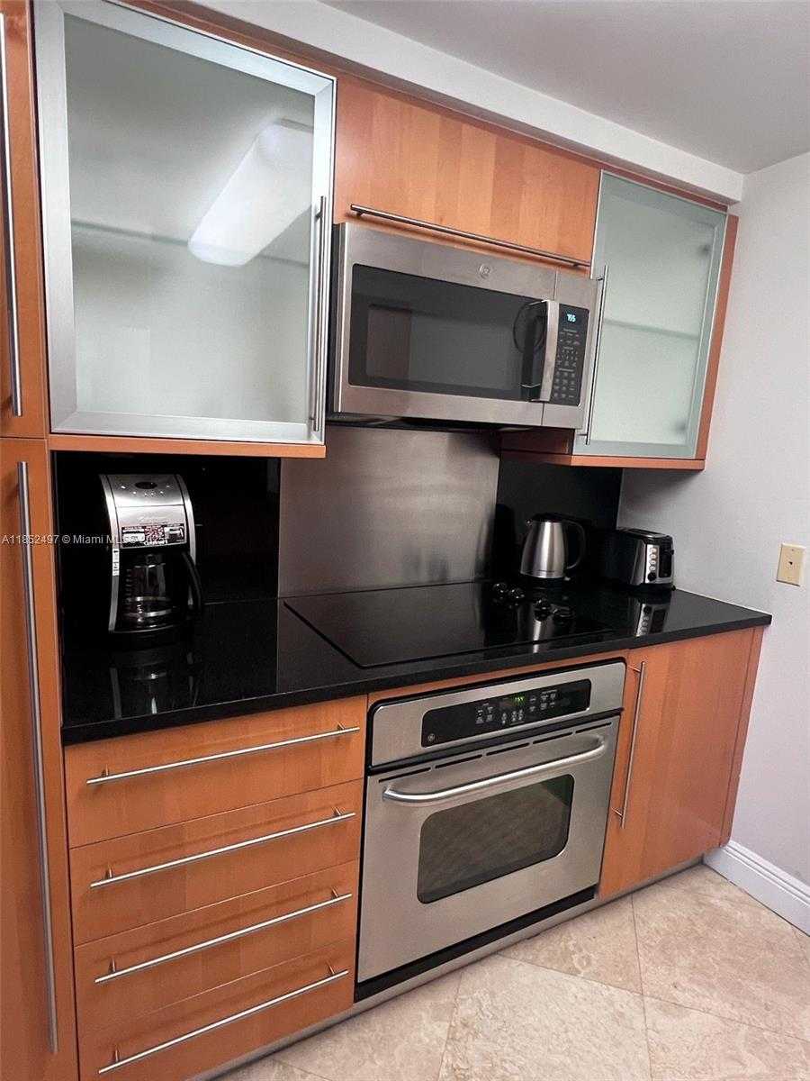 Small Image of 6365 COLLINS AVE #1206, Miami Beach Number 13