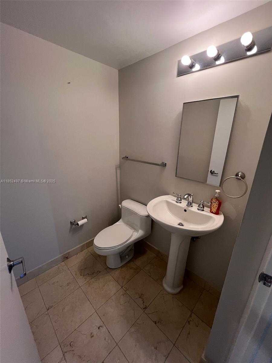 Small Image of 6365 COLLINS AVE #1206, Miami Beach Number 15