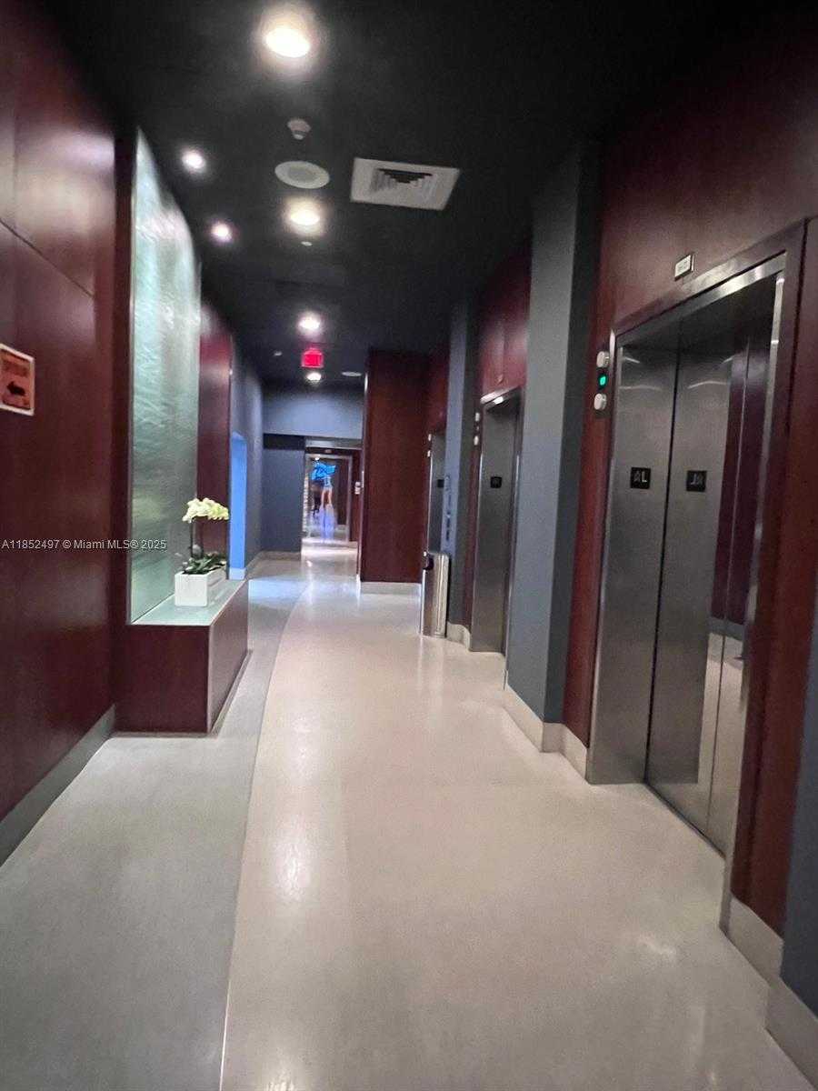 Small Image of 6365 COLLINS AVE #1206, Miami Beach Number 3