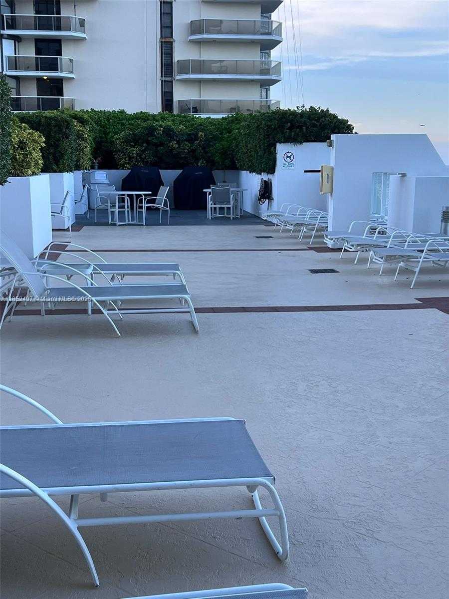 Small Image of 6365 COLLINS AVE #1206, Miami Beach Number 32