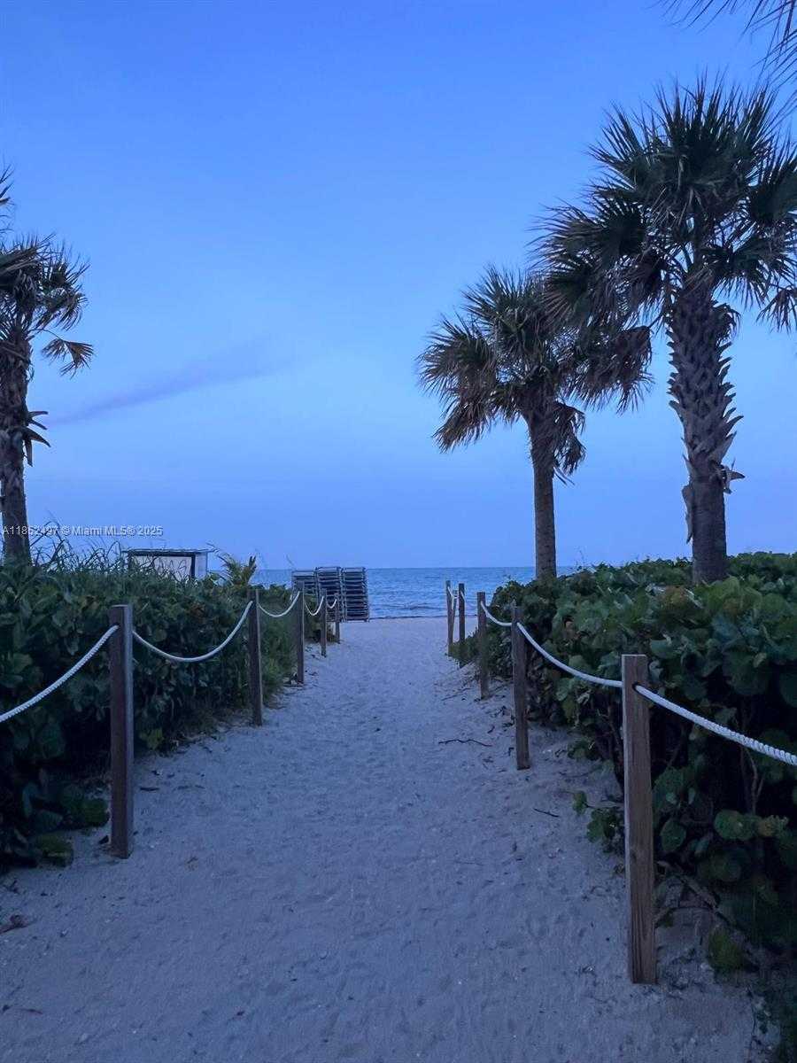 Small Image of 6365 COLLINS AVE #1206, Miami Beach Number 38