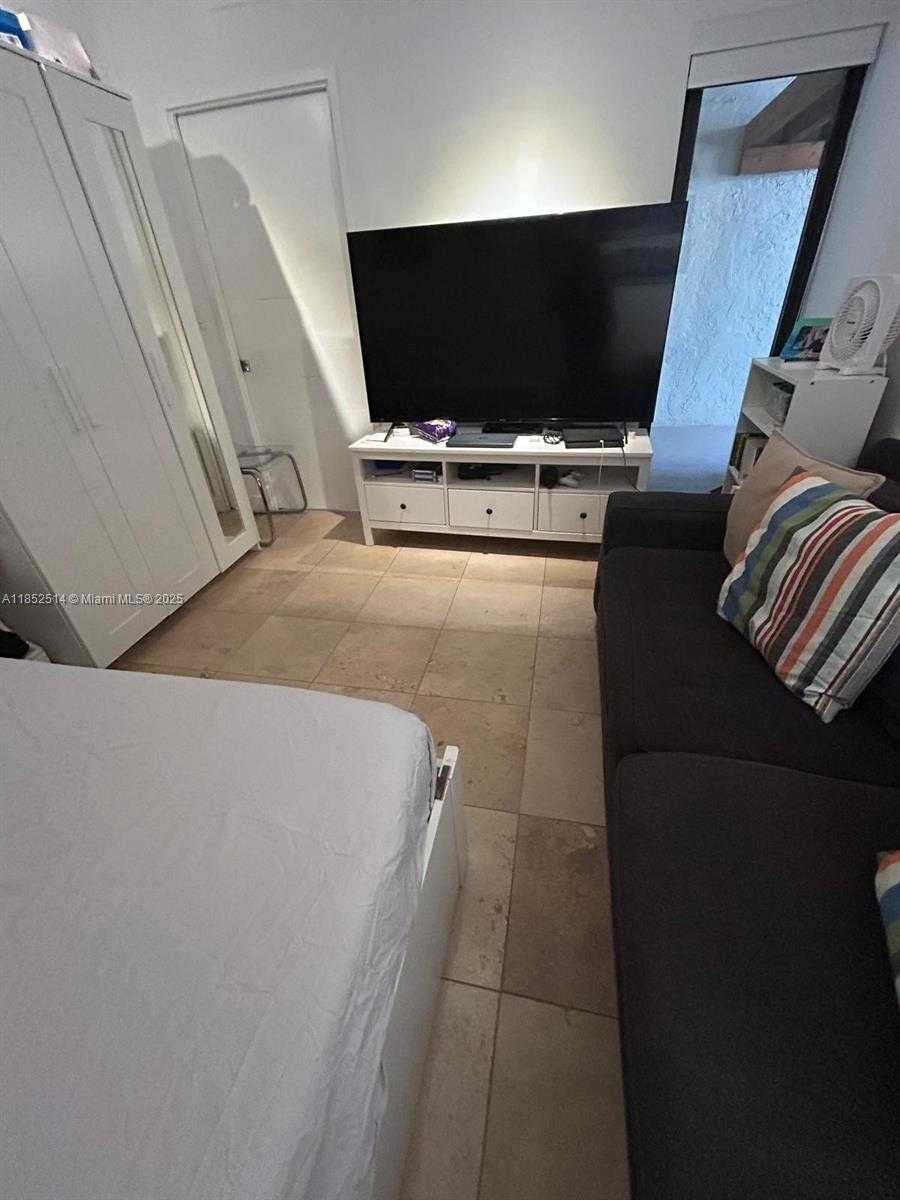 Small Image of 161 CRANDON BLVD #317, Key Biscayne Number 10