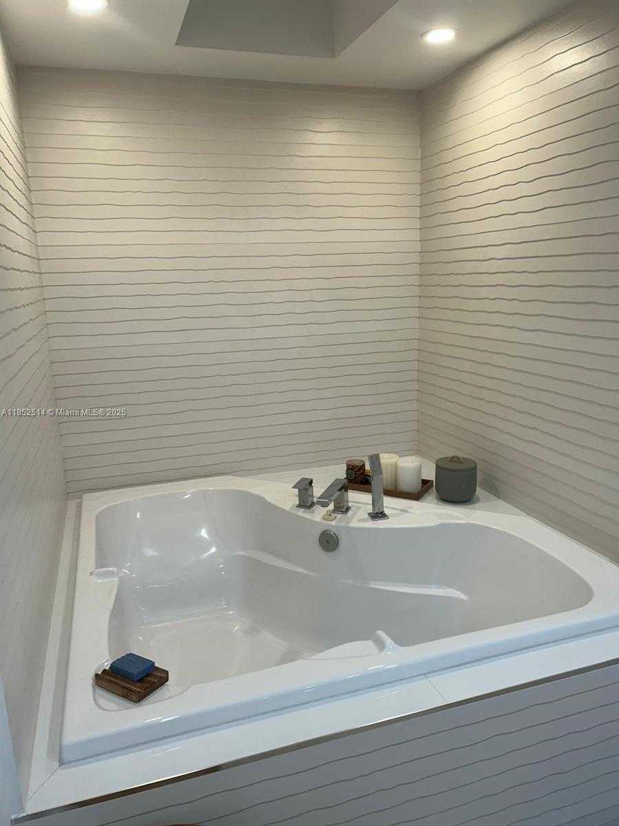 Small Image of 161 CRANDON BLVD #317, Key Biscayne Number 13